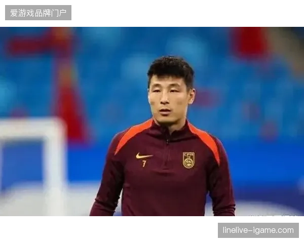 武磊替补登场完成百场里程碑，国足下半场防线失误被新加坡扳回一城